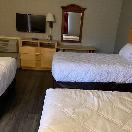 Falls Inn Newton Falls Экстерьер фото