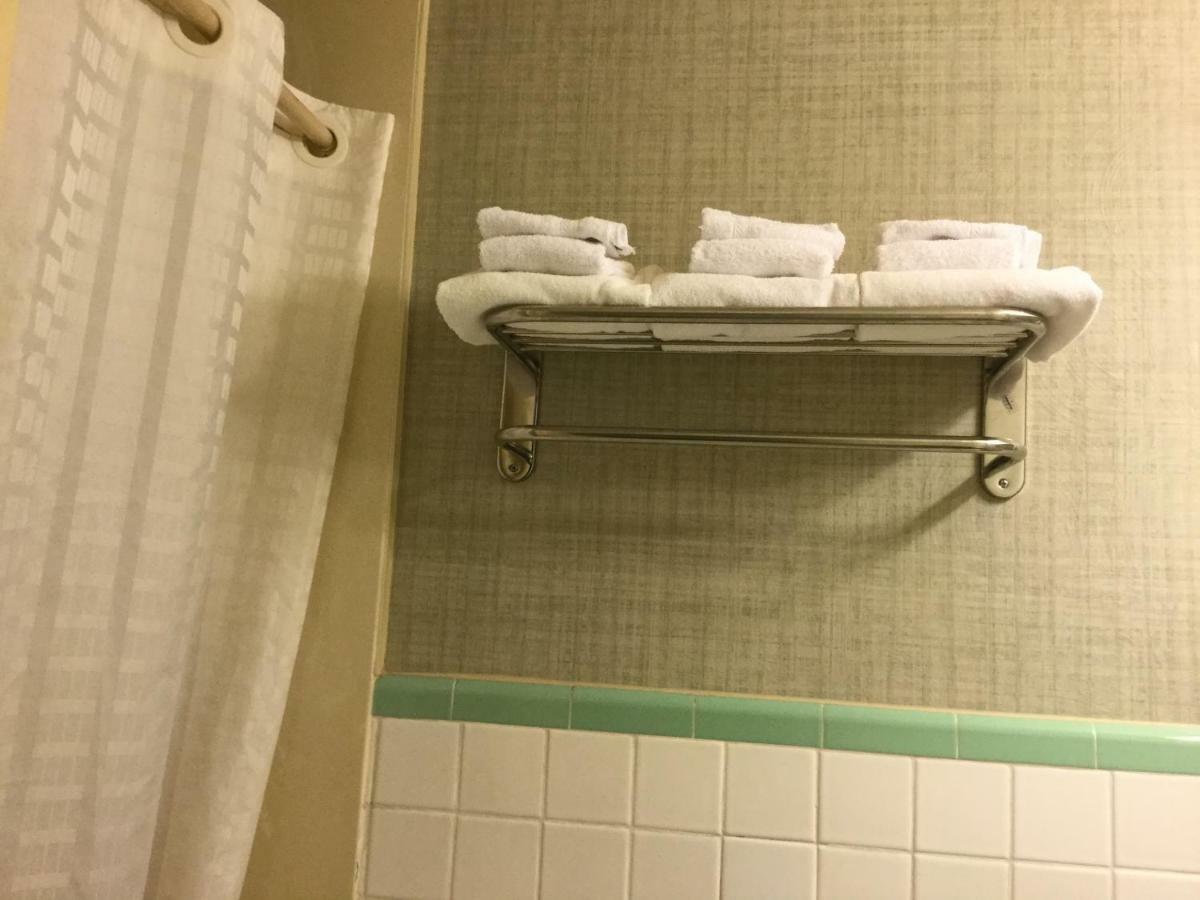 Falls Inn Newton Falls Экстерьер фото