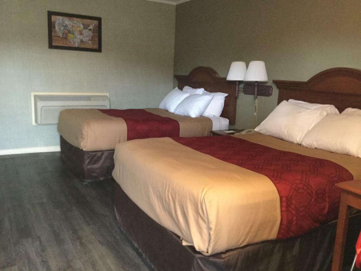 Falls Inn Newton Falls Экстерьер фото