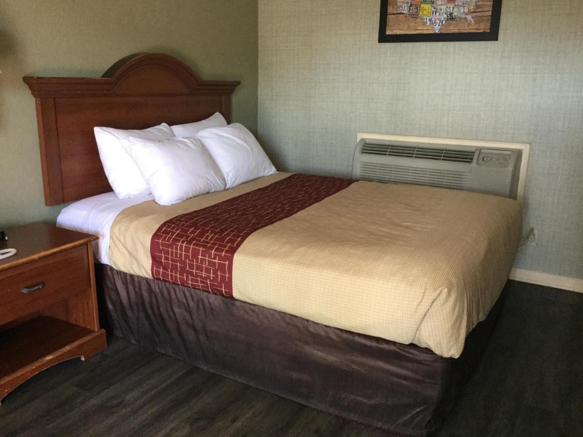 Falls Inn Newton Falls Экстерьер фото